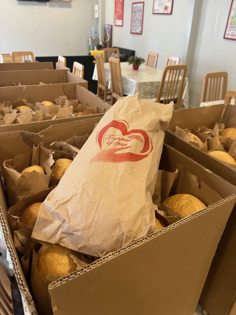 Црвениот крст на Македонија и Жито Лукс со хуманитарна акција „Подарено од срце“ по повод Светскиот ден на лебот – 16 октомври