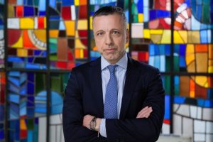 Стопанска банка го зајакнува менаџерскиот тим: Илијас Пападопулос назначен за нов Генерален директор за оперативни работи (COO) и член на Управниот одбор