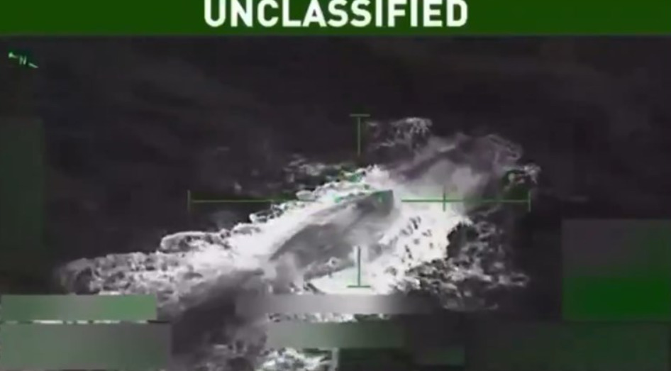 (Видео) Американците објавија снимка од нападот на Карибите; Пентагон: Транспортираа товар со дрога
