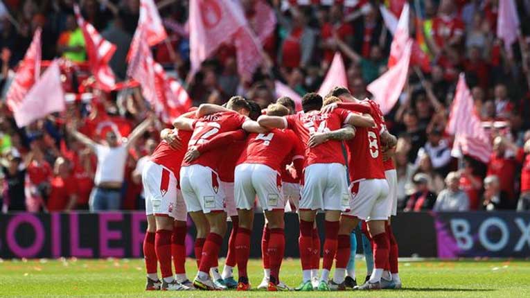 Еден тренер во Премиер лигата денеска може да добие отказ