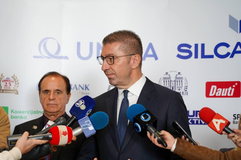 Мицкоски вели дека е жално позитивните економски индикатори да се прекинат со предвремени избори