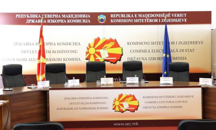 ДИК: Навреме отворени сите избирачки места, гласањето се одвива без проблем