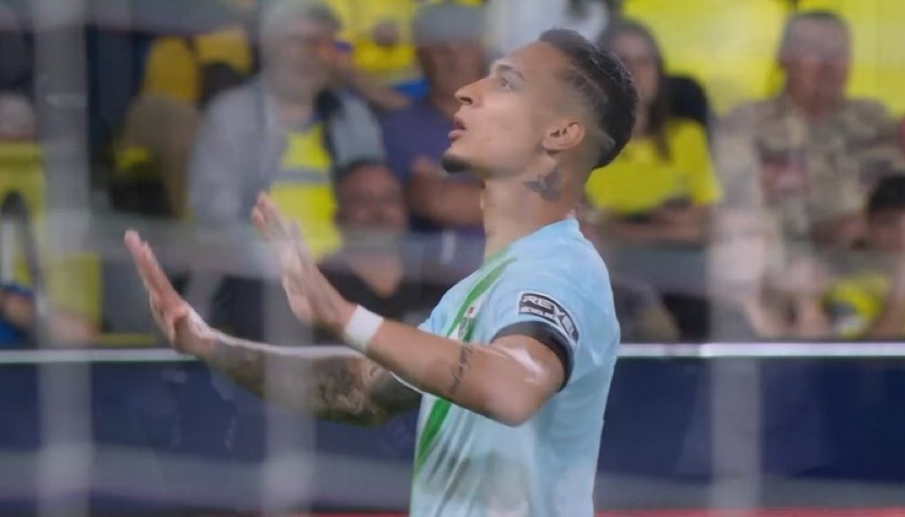 Антони е херој: Од 2-0 го врати Бетис до реми кај Виљареал! (ВИДЕО)