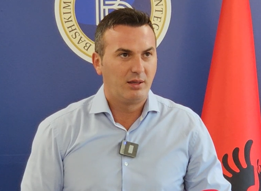 Лажни се наводите дека Али Ахмети се повлекува од ДУИ и од политичката сцена – вели Адеми