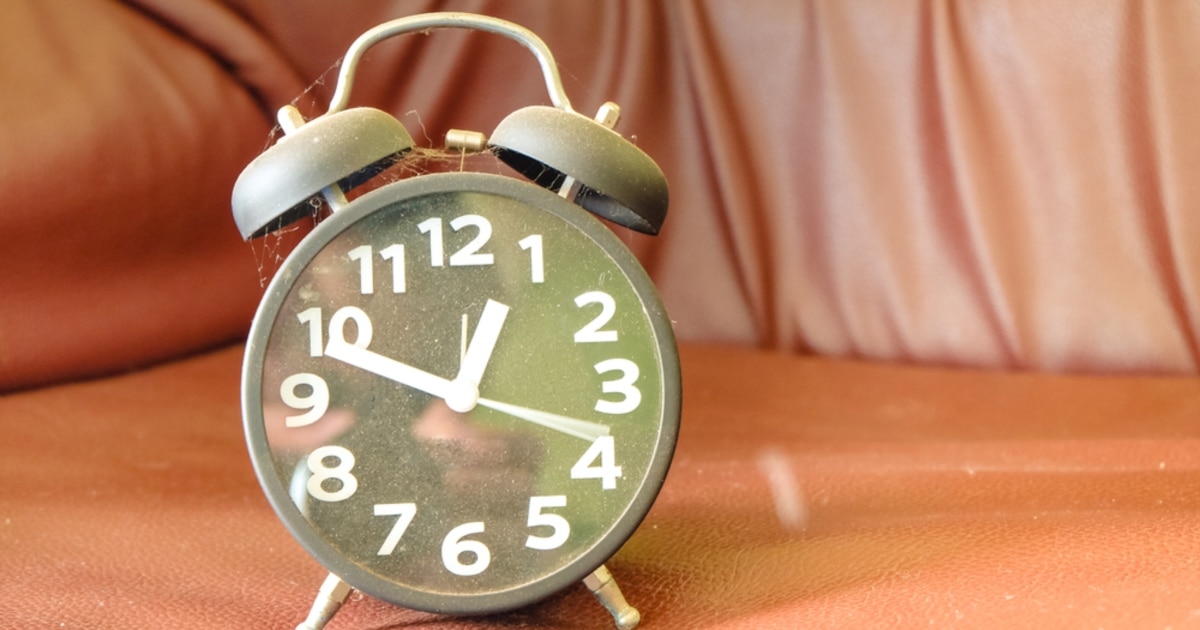 Ноќеска почнува зимското сметање на времето – стрелките на часовникот се враќаат еден час наназад