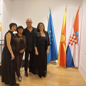 ВО МАКЕДОНСКИОТ КИЦ ВО ЗАГРЕБ КОНЦЕРТОТ НА ТРИОТО ,,30 ПРСТИ” ЈА ВООДУШЕВИ ЗАГРЕПСКАТА ПУБЛИКА