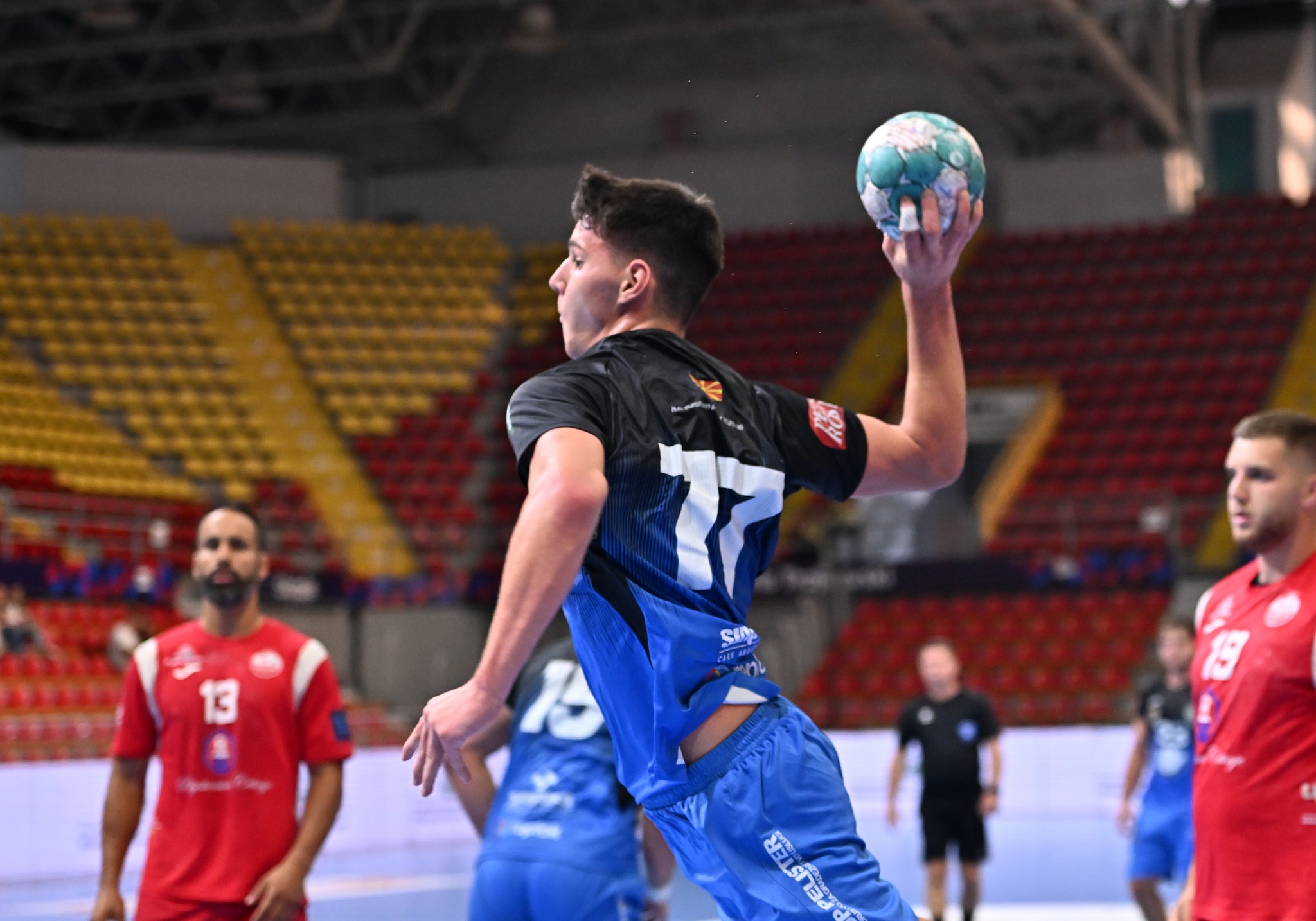 Хаџиќ даде 11 гола, шампионот лесно се справи со Радовиш