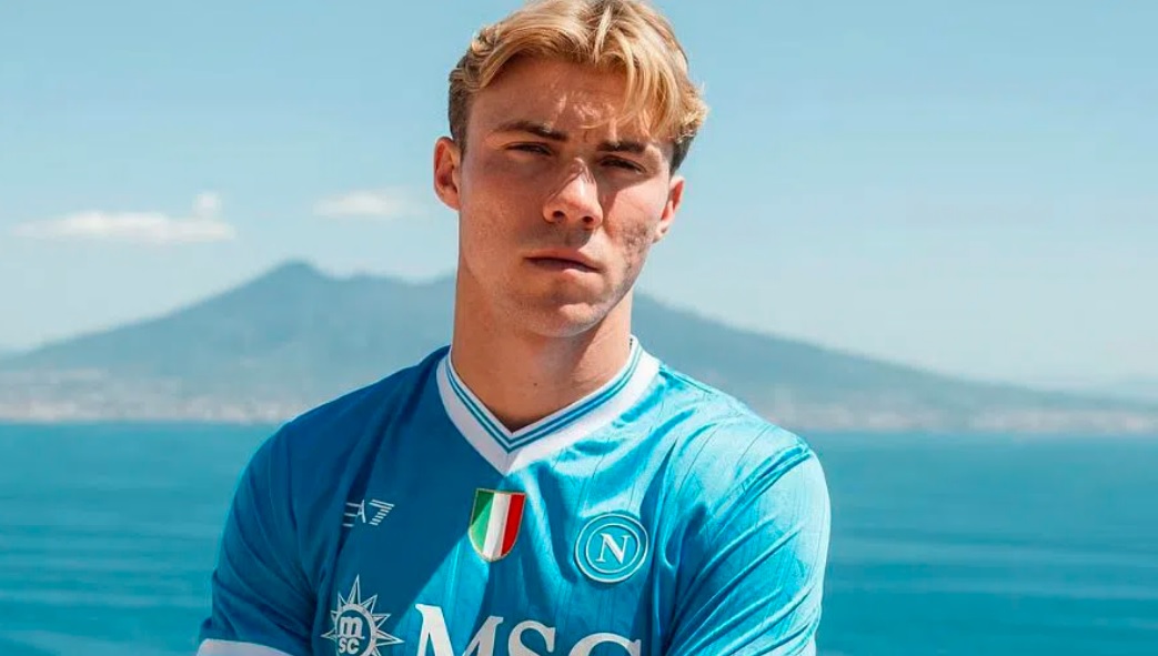 Манчестер Јунајтед сака да го продаде Хојлунд на Наполи веќе во јануари