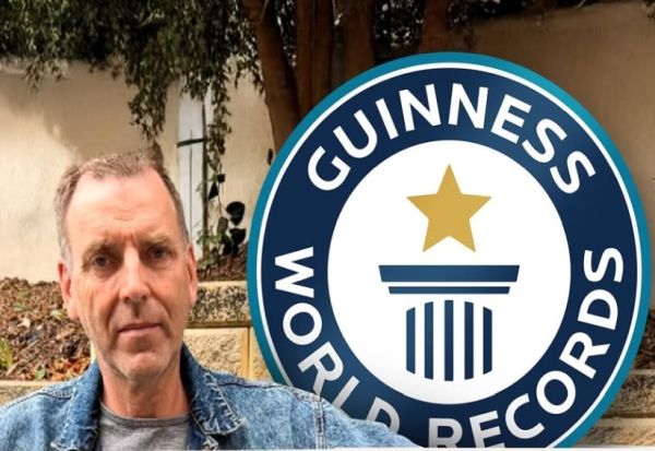 Лоренс Воткинс од Нов Зеланд го има најдолгото лично име во светот, содржи 2.253 збора