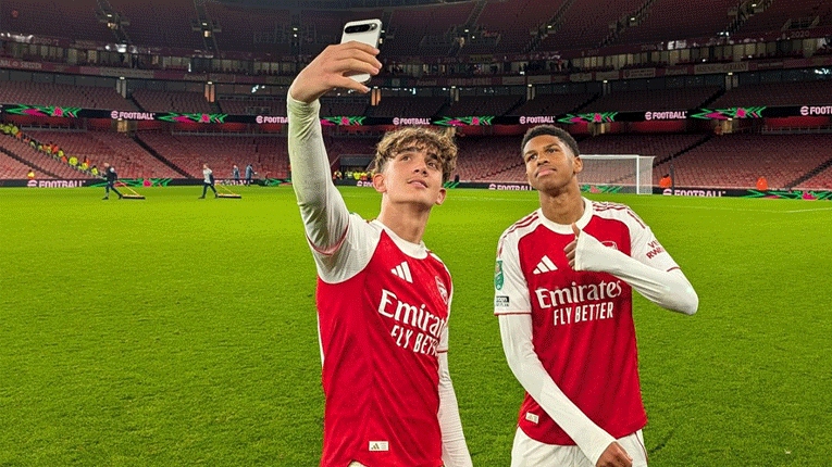 Момче кое има 15 години, беше стартер во Арсенал и испиша историја