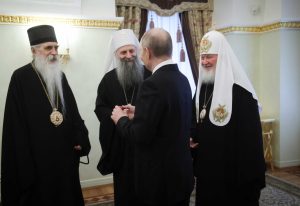 И Порфириј му честиташе роденден на Путин