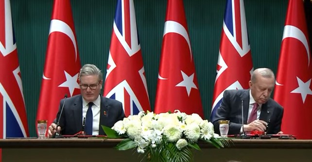 Велика Британија и Турција потпишаа договор вреден над 10 милијарди долари за продажба на 20 борбени авиони „Тајфун“