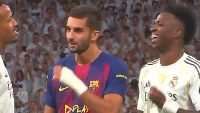 Торес го „пецнал“ Винисиус: Што е работава, веќе не шутираш пенали? (ВИДЕО)