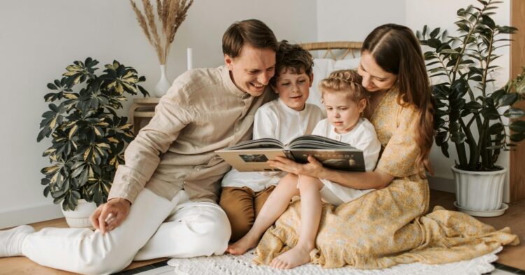 Како да го научите детето на благодарност — без притисок и дополнителни обврски