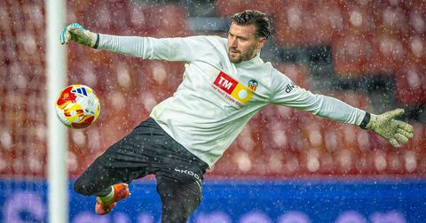 Столе првпат бранеше сезонава, Валенсија рутински до трето коло во Купот на Кралот