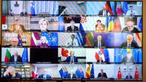 Блумберг: Москва има стратегија, Киев само план за преживување