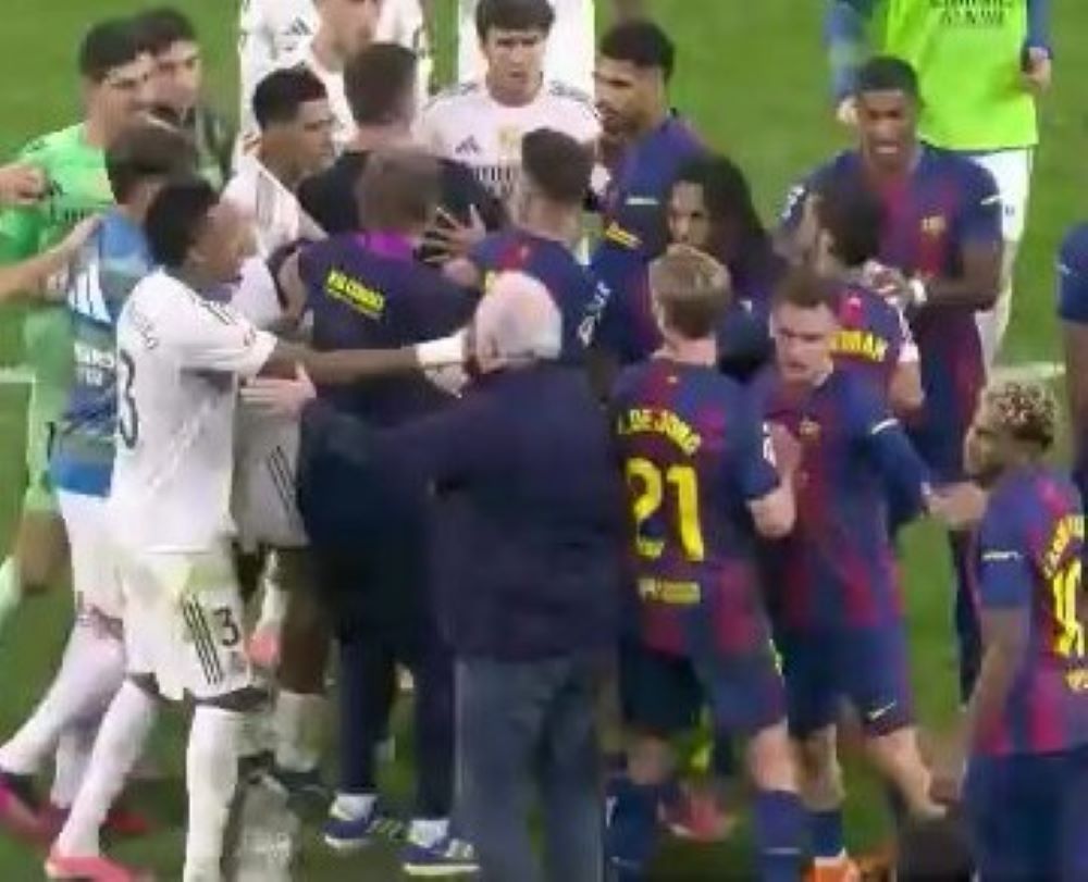 Бурата во „Ел Класико“ се одразува и на шпанската репрезентација (ФОТО)