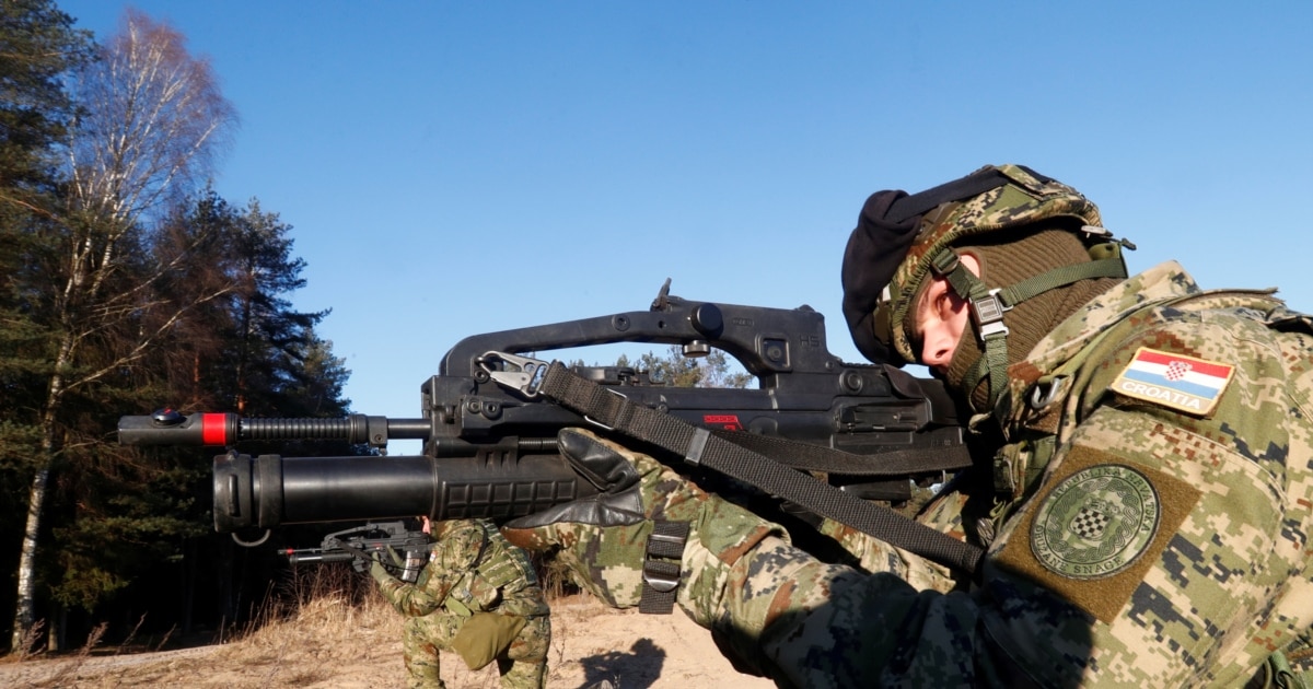 Хрватска изгласа воведување воен рок