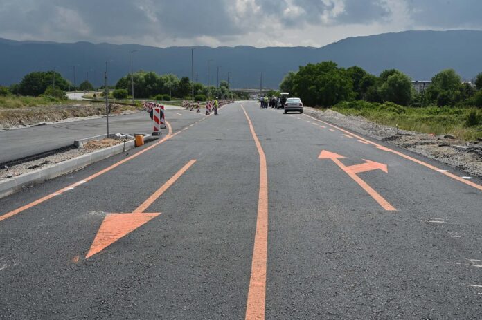 Филмски грабеж кај патарината Миладиновци: петмина со оружје ограбија возач