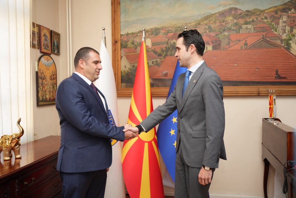 Костадинов му ја предаде градоначалничката функција на Јанков во Струмица