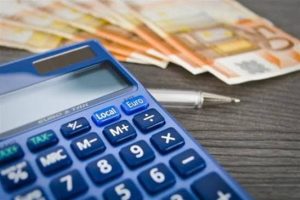 Се укинува ДДВ ослободувањето за пратки до 22 евра – новите измени го таргетираат онлајн шопингот од странство