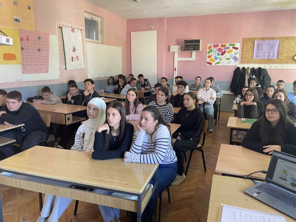 Основци од Ресен бараа решенија за влијанието на отпадот врз преспанскиот екосистем