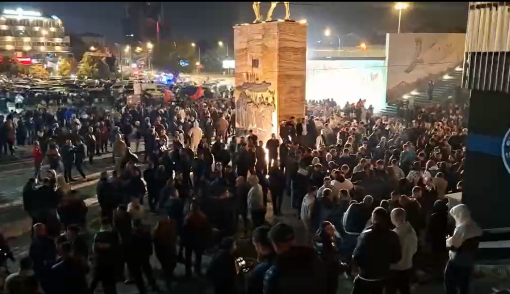 (ВИДЕО) Славеничка атмосфера во ВЛЕН, Меџити прогласи победа во Чаир