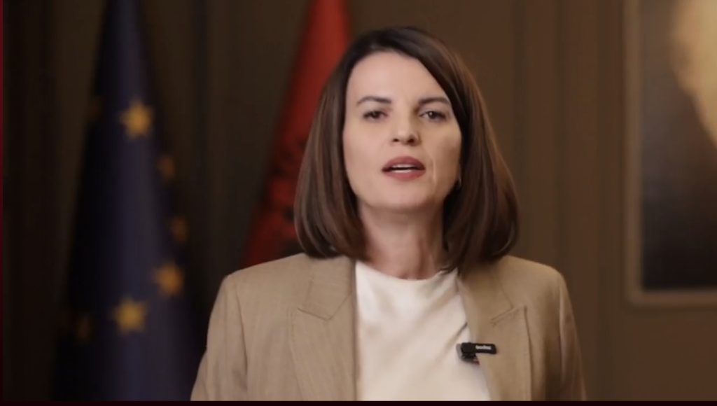 Албанија привремено ја забранува употребата на електрични тротинети