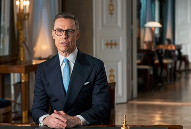 ГО ЧУВААТ ПРЕТСЕДАТЕЛ НА САД ОД ВЛИЈАНИЕ НА РУСКИОТ: ЕУ предлага финскиот претседател да присуствува на разговорите меѓу Трамп и Путин