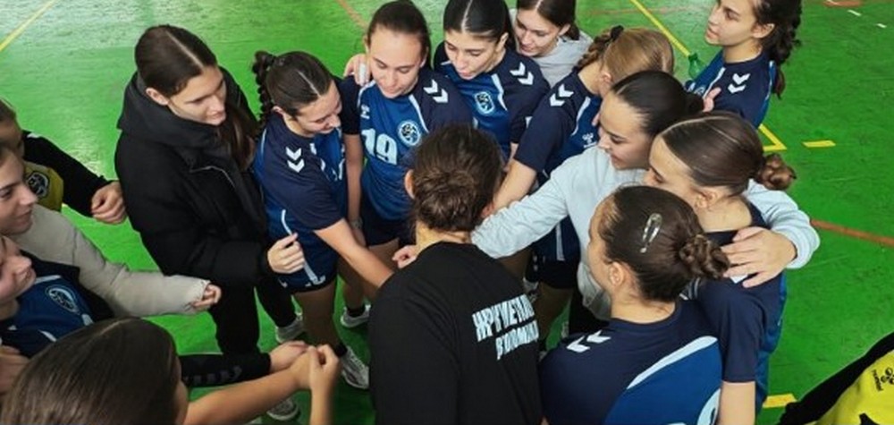 ПИОНЕРКИ: Фаворитите со сигурни победи