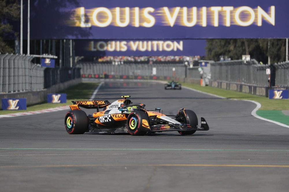 Двојна радост за Норис во Мексико, Британецот е нов лидер!