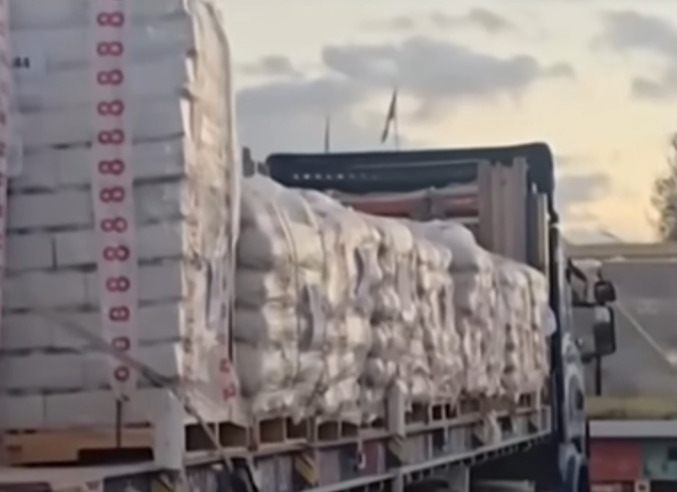 Израел го отвора преминот Рафа за хуманитарна помош во Газа