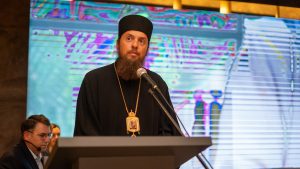 Епископот Јаков на трибина за подигање на свесноста за ракот на дојка