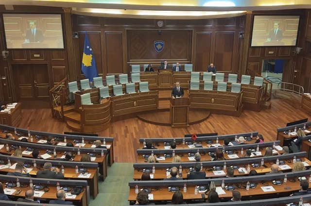 Косовскиот парламент го отфрли Курти за премиер