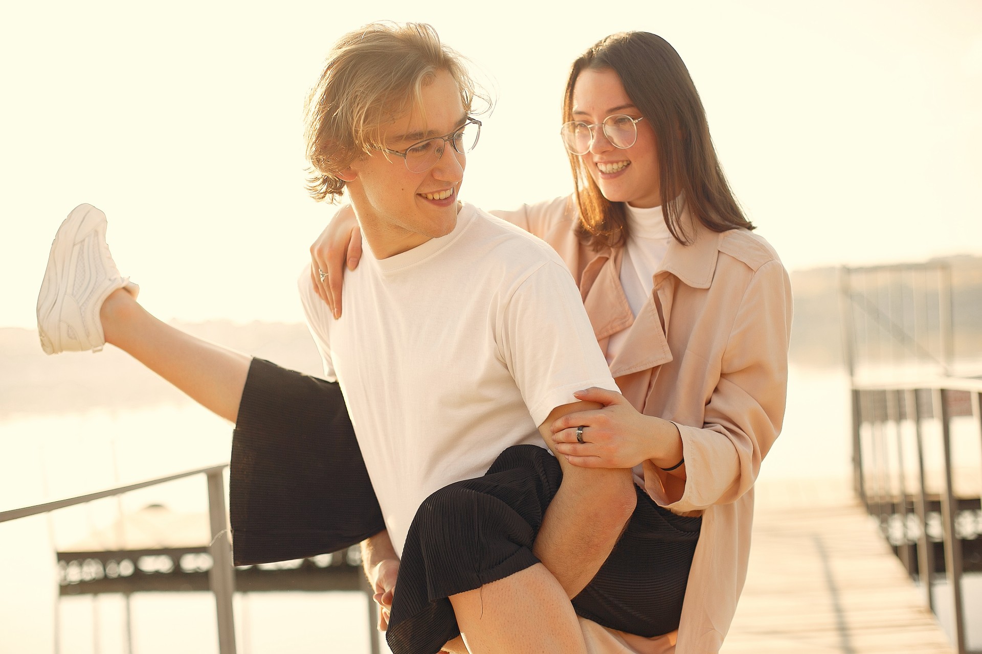 Може ли пријателство меѓу машко и женско да преживее љубовни врски и брак?