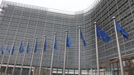 Европскиот парламент денеска ќе гласа за две инцијативи за недоверба на Европската комисија