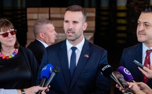 Црна Гора ќе воведе привремен визен режим за турските граѓани