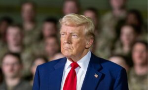 Трамп повикува Кина да „помогне“ околу Русија
