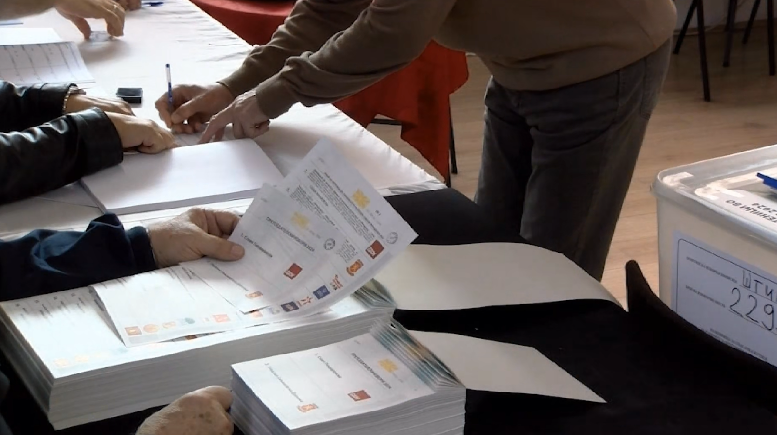 Се дистрибуираат гласачките ливчиња за изборите во недела