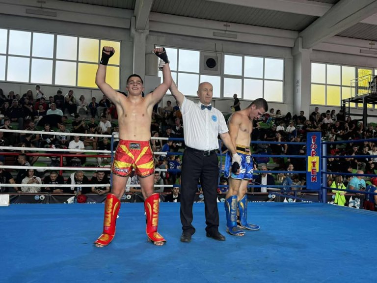 Македонските кикбоксери освоија 20 медали на Европскиот куп „Балкан опен“ во Тешањ