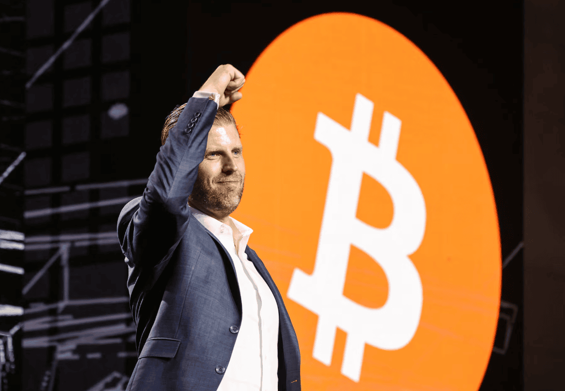 СЕМЕЈСТВОТО ТРАМП ПОБОГАТО ЗА 800 МИЛИОНИ ДОЛАРИ само од зделките со криптовалути, објави Ројтерс. Се злоупотребува ли моќта на претседателот на САД?