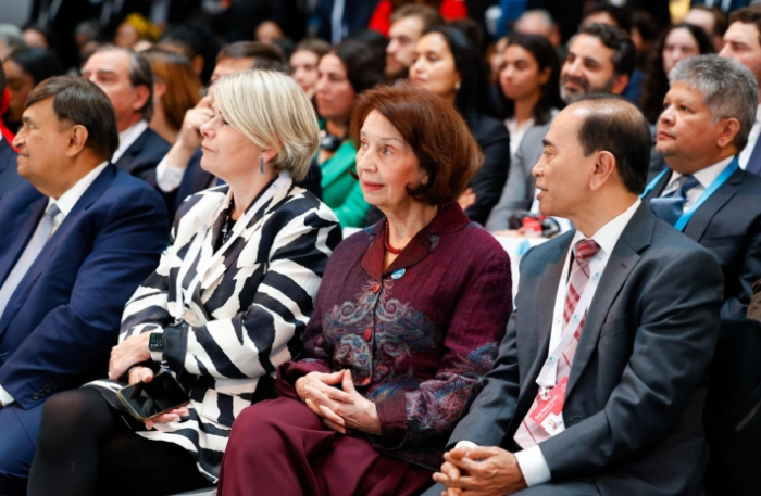 Сиљановска Давкова на Парискиот мировен форум: Очекувам дискусии што ќе придонесат кон решавање на најгорливите глобални предизвици