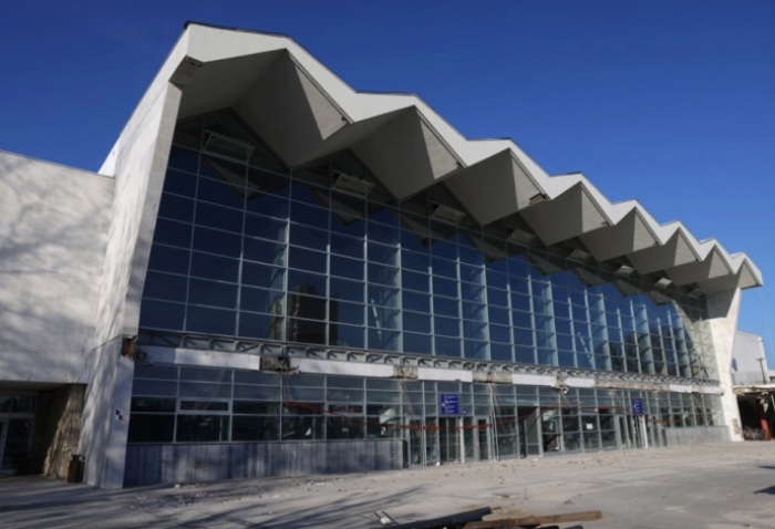 Утре една година од падот на бетонската настрешница на железничката станица во Нови Сад