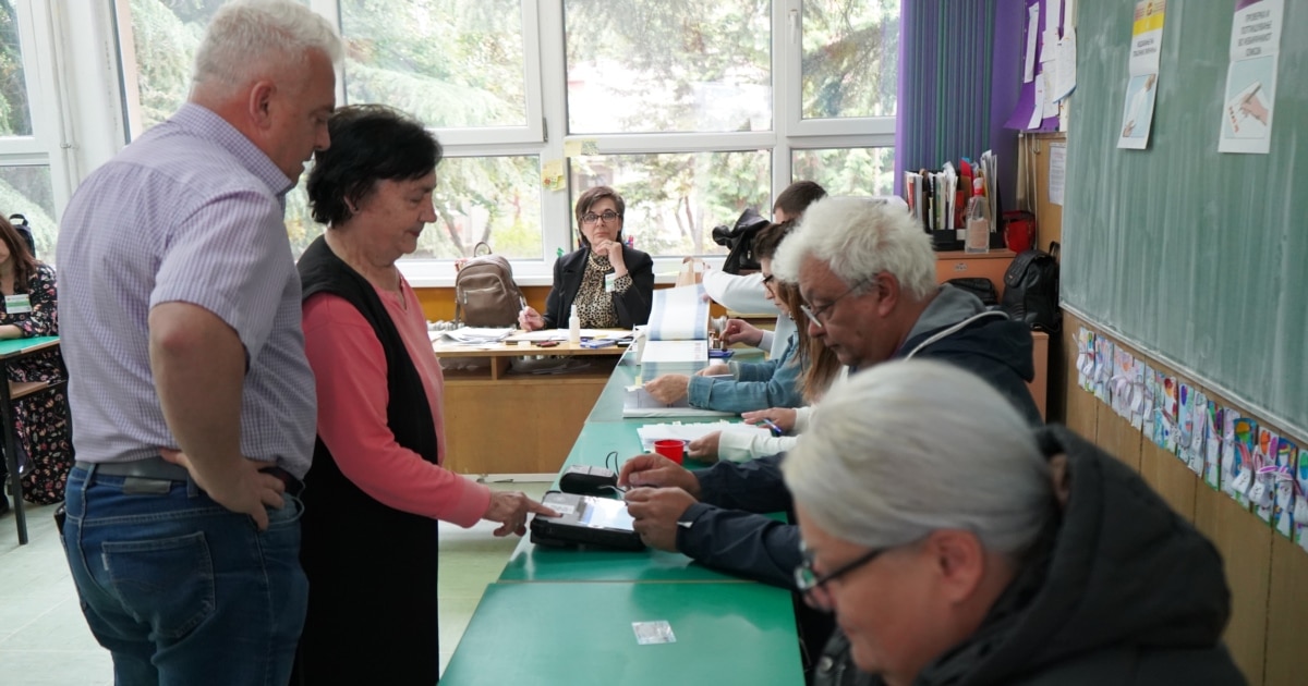 Привремено прекинато гласањето во Ново Село