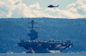 Дали следува американски напад врз Венецуела: Пентагон распореди и носач на авиони