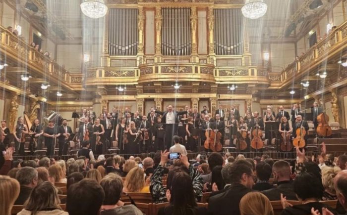 (фото) ОВАЦИИ ВО ВИЕНА ЗА МАКЕДОНСКАТА ФИЛХАРМОНИЈА: Австриците одушевени од Ана и Игор Дурловски, Тешкото и Калино моме