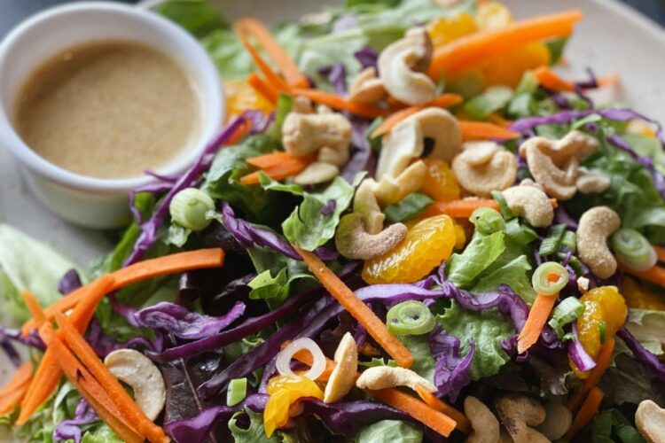 РЕЦЕПТ НА ДЕНОТ: Домашен прелив за салати