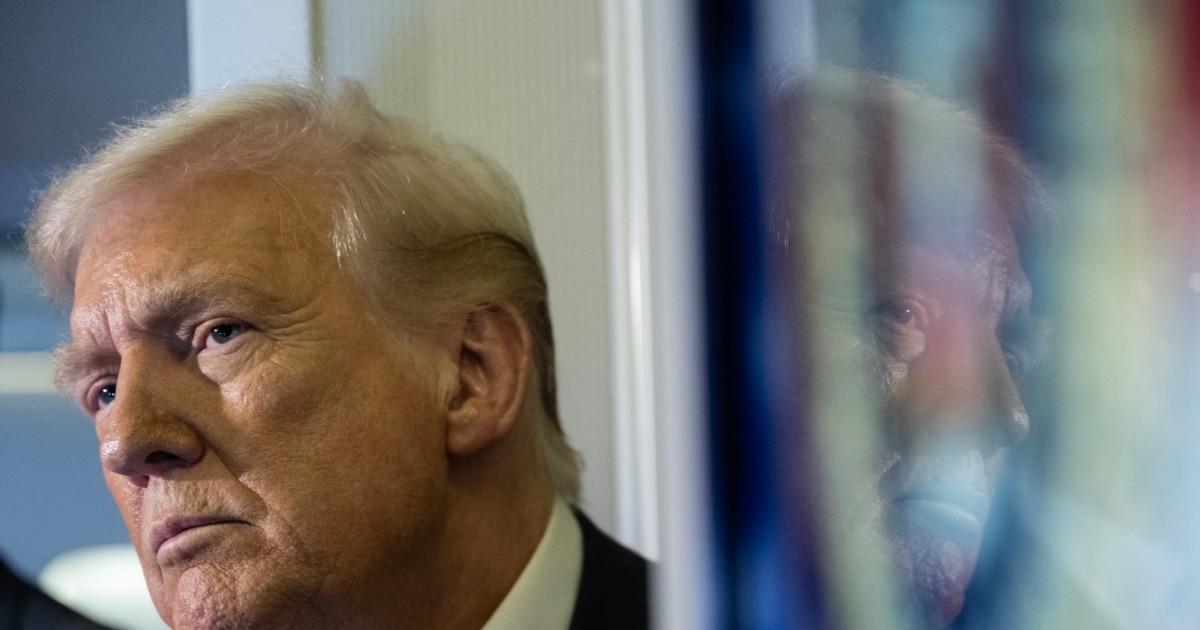 Трамп во Токио додека расте надежта за трговски договор со Кина