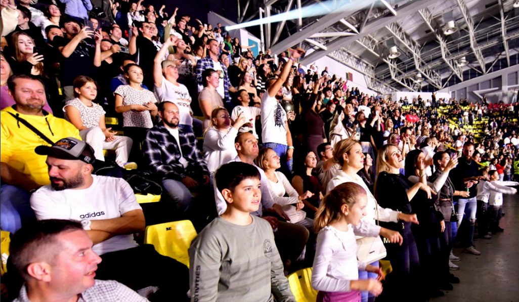 ПЕЕМЕ ЗА КОЧАНИ, НЕ СТЕ САМИ, РЕКОА СЛАТКАР И ТОНИ ЗЕН НА ПОЛНИОТ КОНЦЕРТ ВО СКОПЈЕ