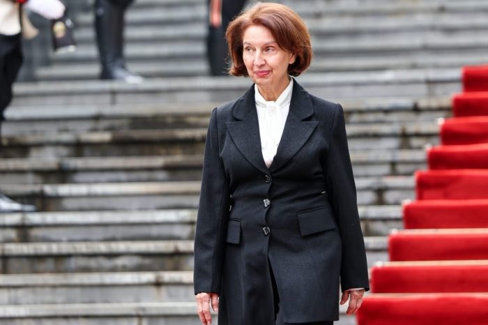 СИЉАНОВСКА ВО ПАРИЗ: На Парискиот мировен форум претседателката на Македонија ќе говори за регионалната соработка на Балканот